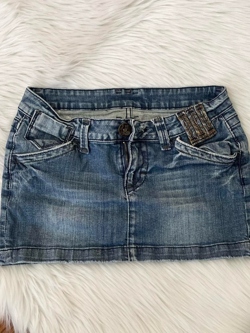 Vintage Y2K mini jean skirt